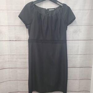 NWT Tahari Women Black Short Sleeve Pleated Dress Scoop Neck Sheath Size 16